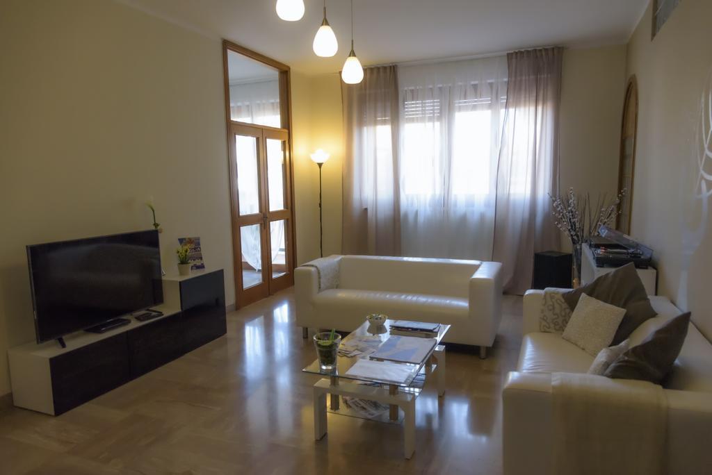 B&B Piazza Carmine Taranto Esterno foto